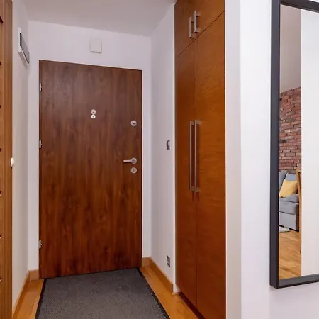 Industrial Fredry With Parking By Renters *