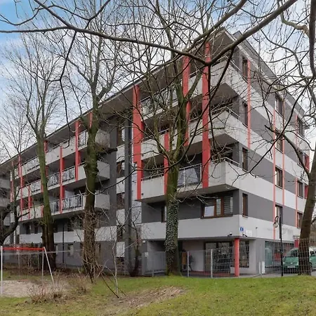 Industrial Fredry With Parking By Renters Διαμέρισμα *